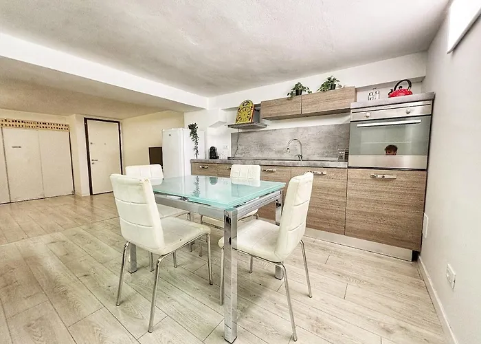 Cozy Basement Apartment Navigli